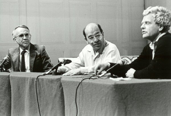 C. van de Watering, Cornets de Groot en R.L.K. Fokkema op 14 okt. 1984 in De Balie, Amsterdam.