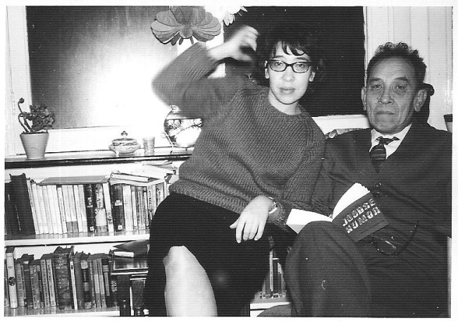 Loes met haar vader Piet Cornets de Groot, ±1970