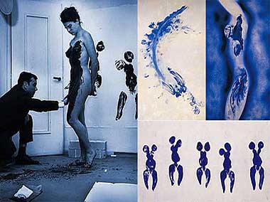 Body paintings door Yves Klein