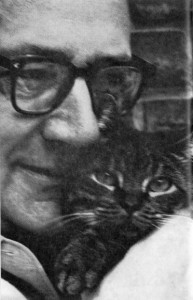 Foto van Vestdijk met kat tegen wang
