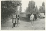 Met Willy en Erna bij Chateau Bleu, Den Haag, 1 juli 1956